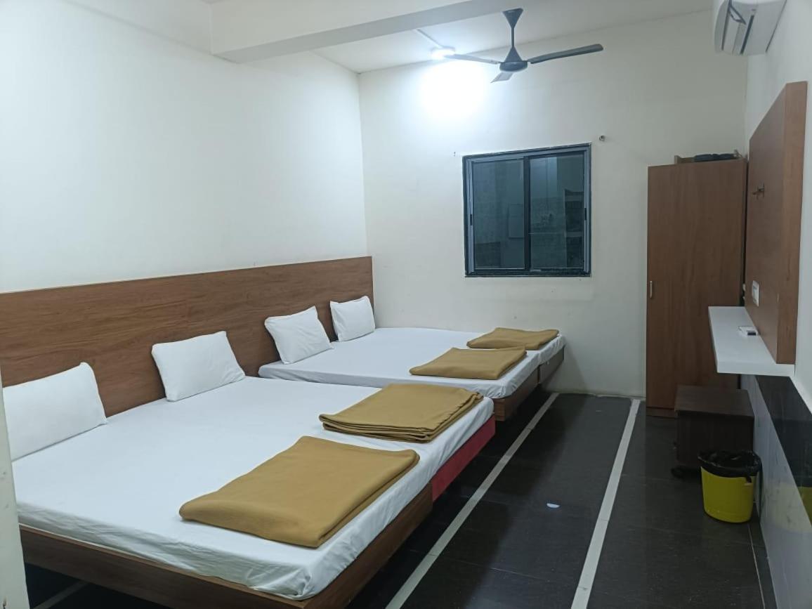 Hotel Mahalaxmi Dwārka Extérieur photo