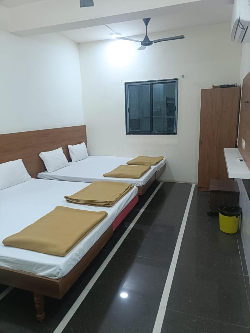 Hotel Mahalaxmi Dwārka Extérieur photo