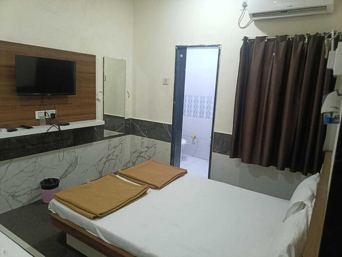 Hotel Mahalaxmi Dwārka Extérieur photo
