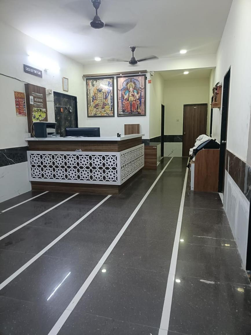 Hotel Mahalaxmi Dwārka Extérieur photo